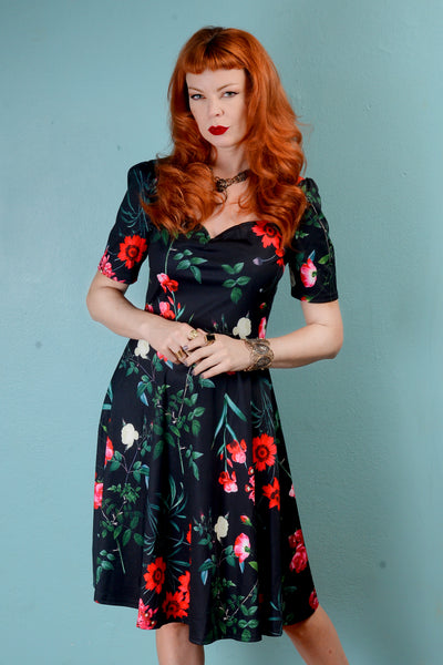 1940s Vintage inspired red roses sweetheart neckline fit and flare dress SM