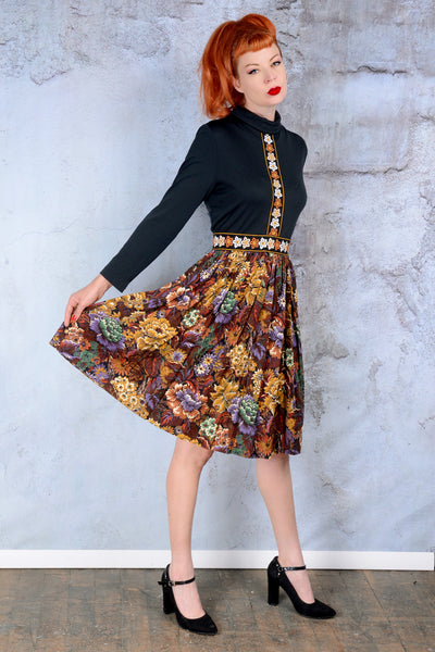Vintage 1970s black and floral flare dress - SM