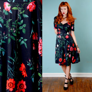 1940s Vintage inspired red roses sweetheart neckline fit and flare dress SM